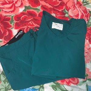 Green scrub set